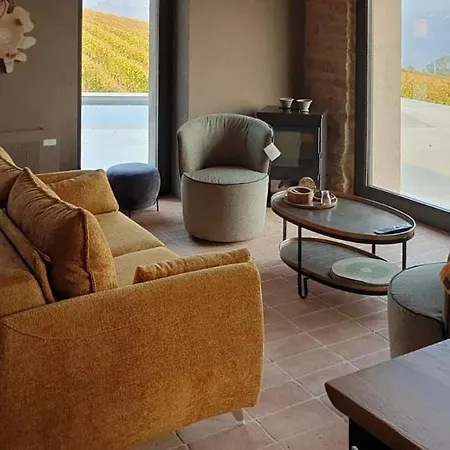 Dom wakacyjny L'isolotto Vineyards&pool Santo Stefano Belbo
